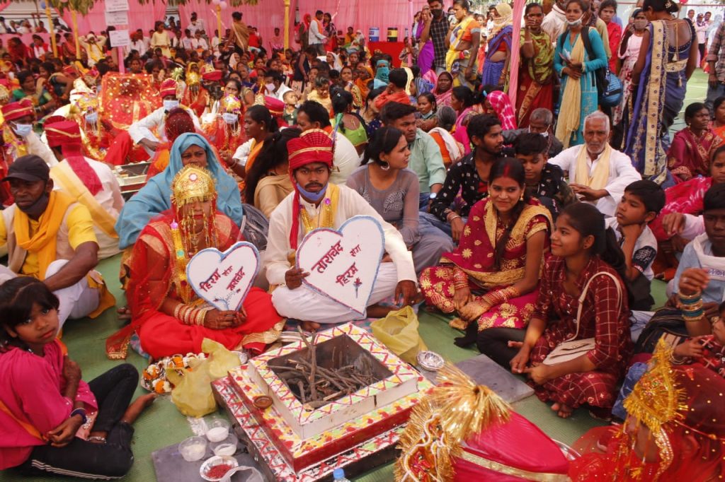 राजिम माघी पुन्नी मेला में 113 गरीब बेटियों के हाथ हुए पीले