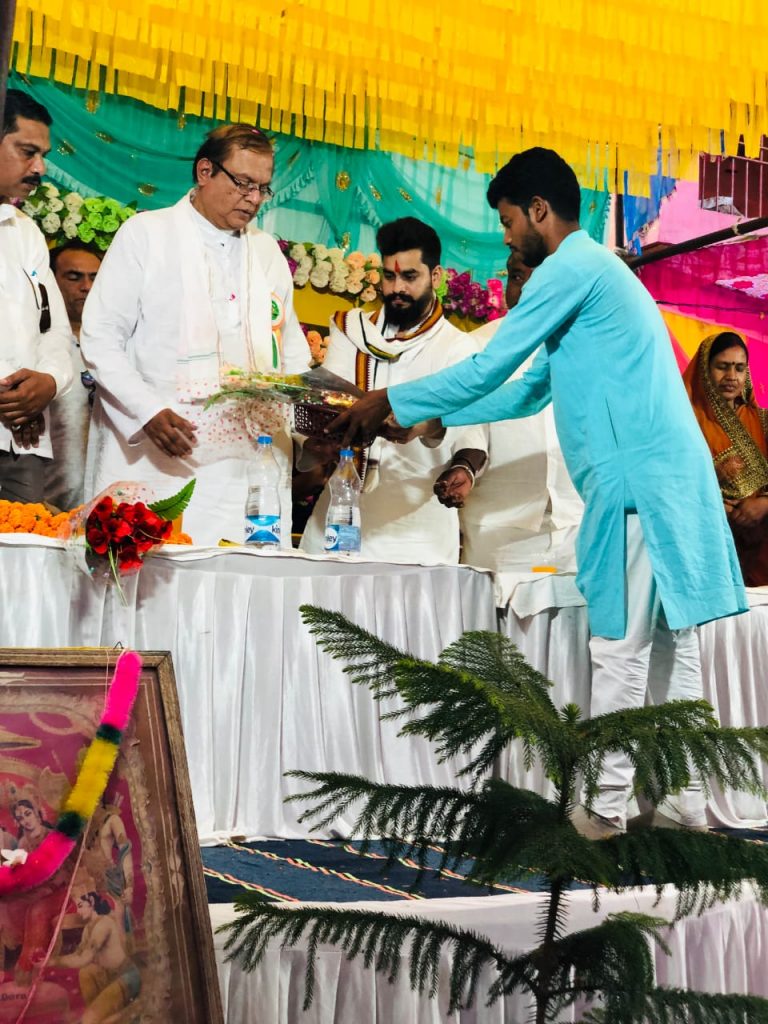 रामायण सुनने से मनुष्य जीवन को शांति मिलती है