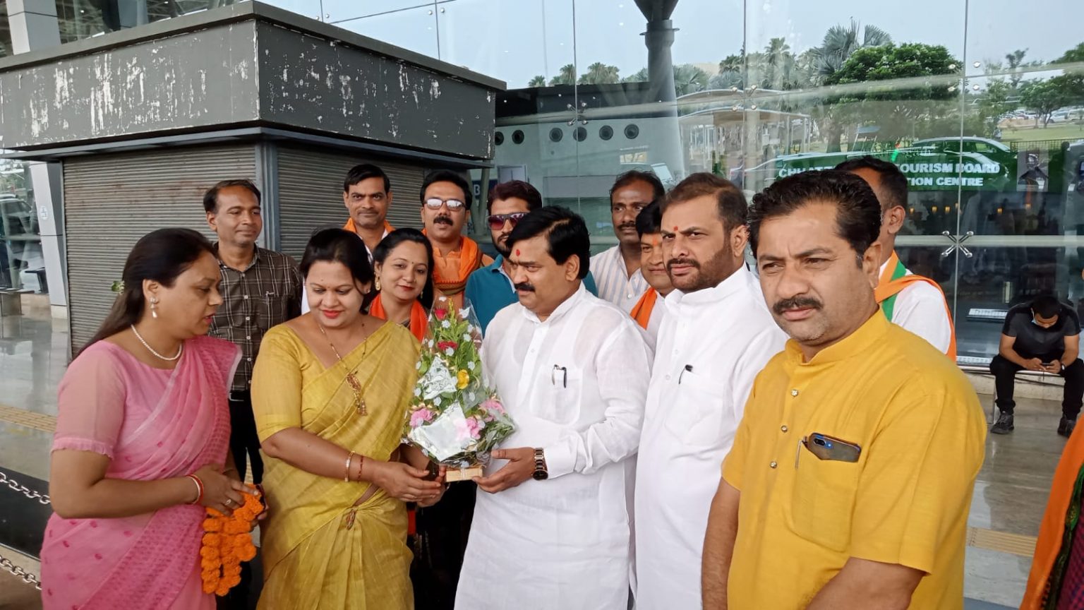 भाजपा पिछड़ा वर्ग प्रकोष्ठ राष्ट्रीय महामंत्री दो दिवसीय छत्तीसगढ़ प्रवास पर, माना विमानतल पर हुआ जोशीला स्वागत