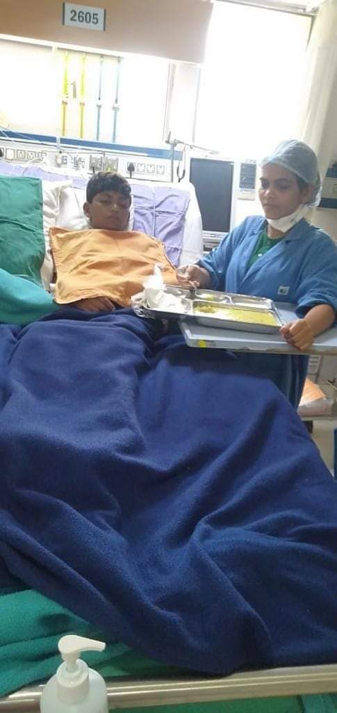 राहुल साहू सोकर उठ गए हैं…नाश्ता भी कर लिया है…हल्का सा बुखार है…बाकी ठीक