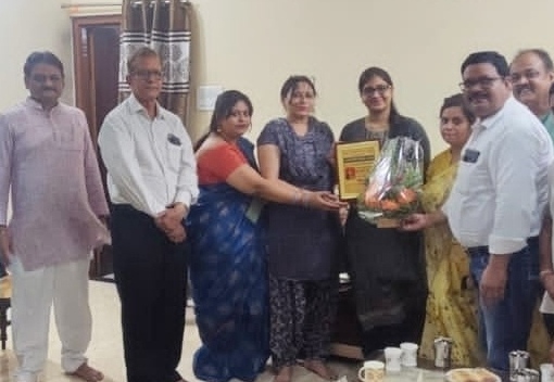 आईएएस में चयनित श्रद्धा शुक्ला का वर्ल्ड ब्राह्मण फेडरेशन द्वारा सम्मान