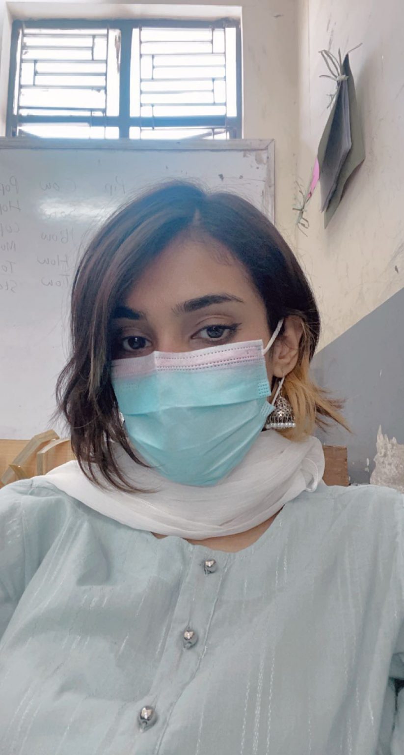 टीचर ने अपने छात्र से कहा- मेरी पिक्चर बनाईए, स्टूडेंट ने कर दिया….