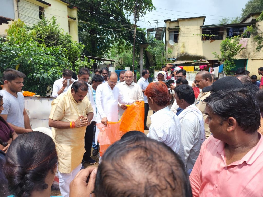 उखण्ड उर्फ योगेश वानखेड़े के परिवार से मिलकर भाजपा नेताओं ने व्यक्त की संवेदना