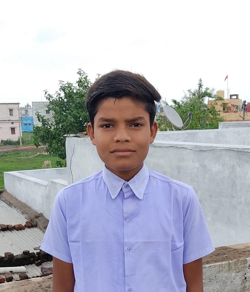 केतन (कुणाल ) ने 78.16 प्रतिशत अंक लाकर बढ़ाया विद्यालय का मान