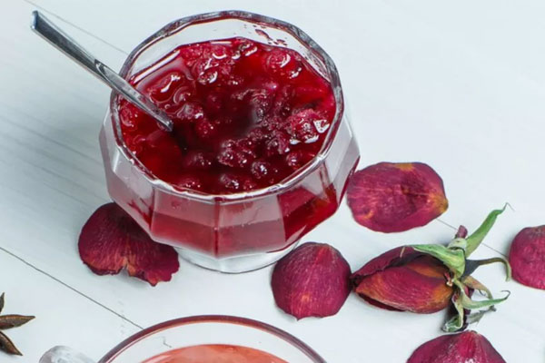 गुलकंद बनाना है आसान, स्वास्थ्य के लिए है फायदेमंद