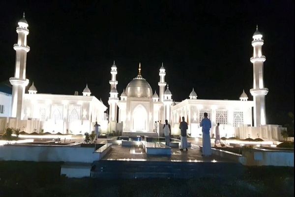 मां की याद में बेटे ने बना डाला दूसरा ‘ताजमहल’, खर्च किए इतने करोड़ रुपये