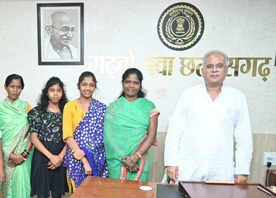 जिपं सभापति धनवंती यादव ने मुख्यमंत्री से की सौजन्य भेंट, महिला थाना खोलने हेतु किया निवेदन