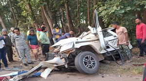 BIG BREAKING छत्तीसगढ़ : भीषण सड़क दुर्घटना…मतदान संपन्न कराके लौट रहे शिक्षकों की गाड़ी को ट्रक ने मारी जोरदार टक्कर… 3 की मौत….