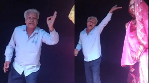 VIDEO : दादाजी ने अपने डांस से लोगों को बनाया अपना दीवाना….वीडियो हुआ वायरल…