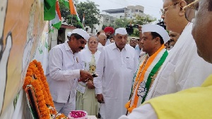 पीसीसी अध्यक्ष दीपक बैज ने राजीव भवन में ध्वजारोहण किया…