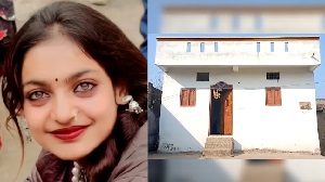 झील-सी खूबसूरत आंखों वाली मोनालिसा महाकुंभ में नहीं बेच पा रही रुद्राक्ष मालाएं… लौटेंगी MP?