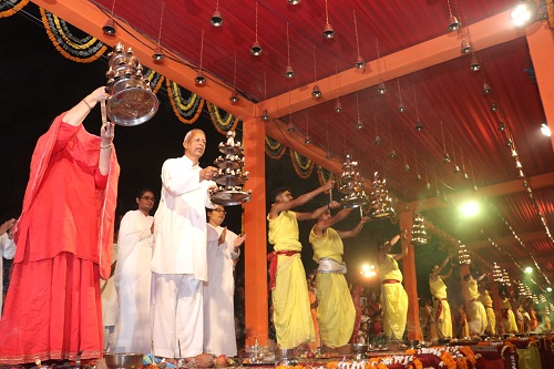 राजिम कुंभ मेला : प्रतिदिन हो रही महानदी की महाआरती, शामिल हो रहे हजारों श्रद्धालु