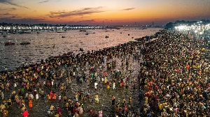 महाकुंभ के समापन के बाद भी संगम नोज पर उमड़ रहे श्रद्धालु… महाराष्ट्र से तमिलनाडु तक के लोग आ रहे प्रयागराज…