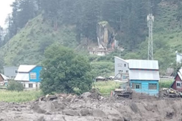 किश्तवाड़ के मचैल माता यात्रा मार्ग पर बादल फटा, 10 लोगों की मौत की आशंका