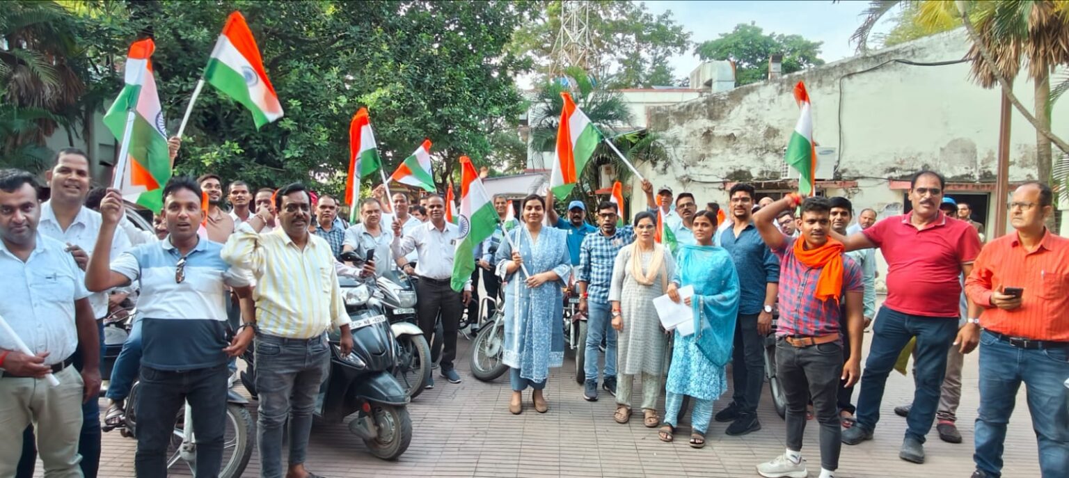 स्वतंत्रता दिवस की पूर्व संध्या पर दक्षिण पूर्व मध्य रेलवे में तिरंगा रैली और ‘हर घर तिरंगा’ अभियान से गूंजा देशभक्ति का जज़्बा