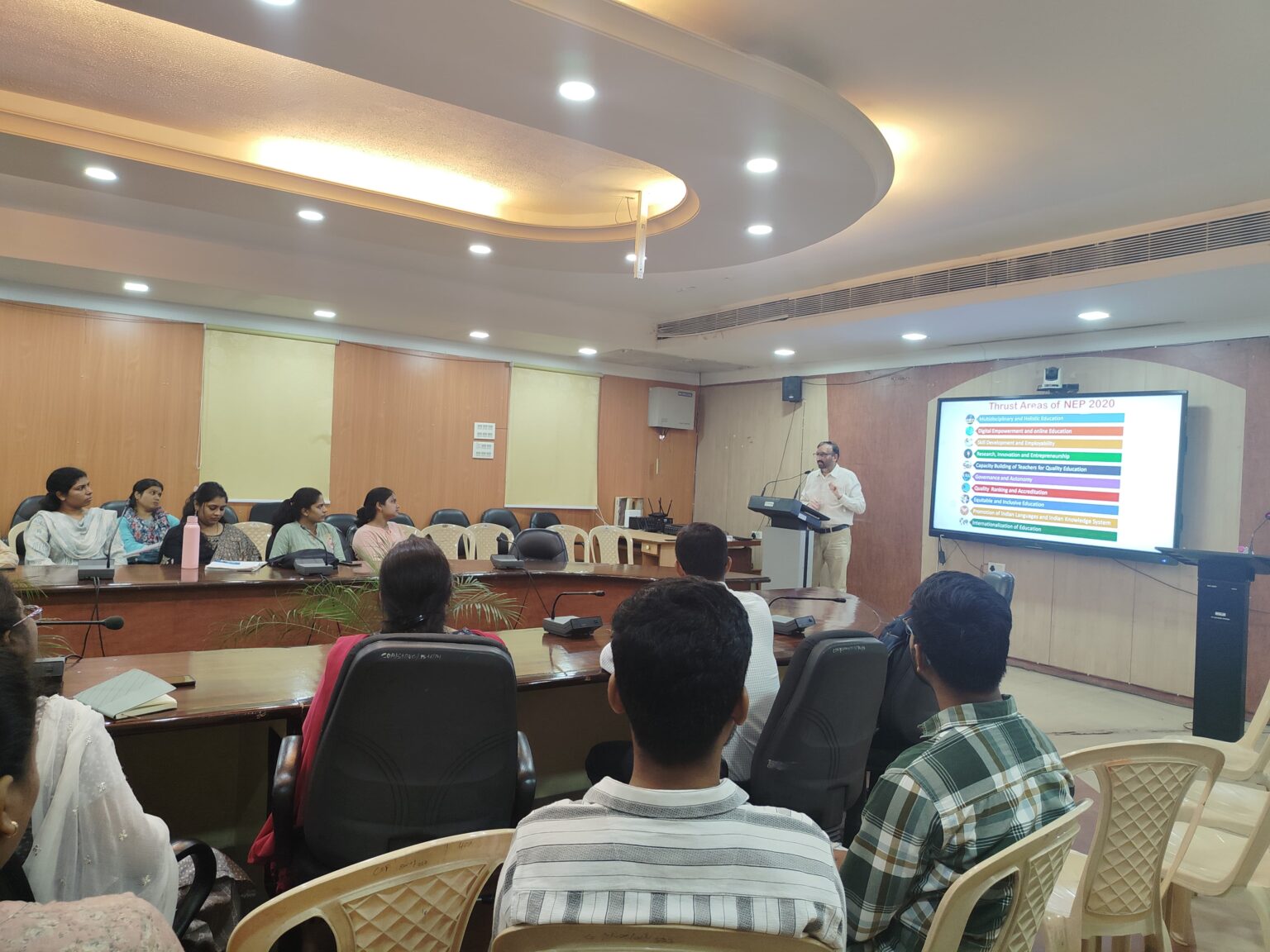 इंदिरा गाँधी कृषि विश्वविद्यालय में सेमिनार का आयोजन