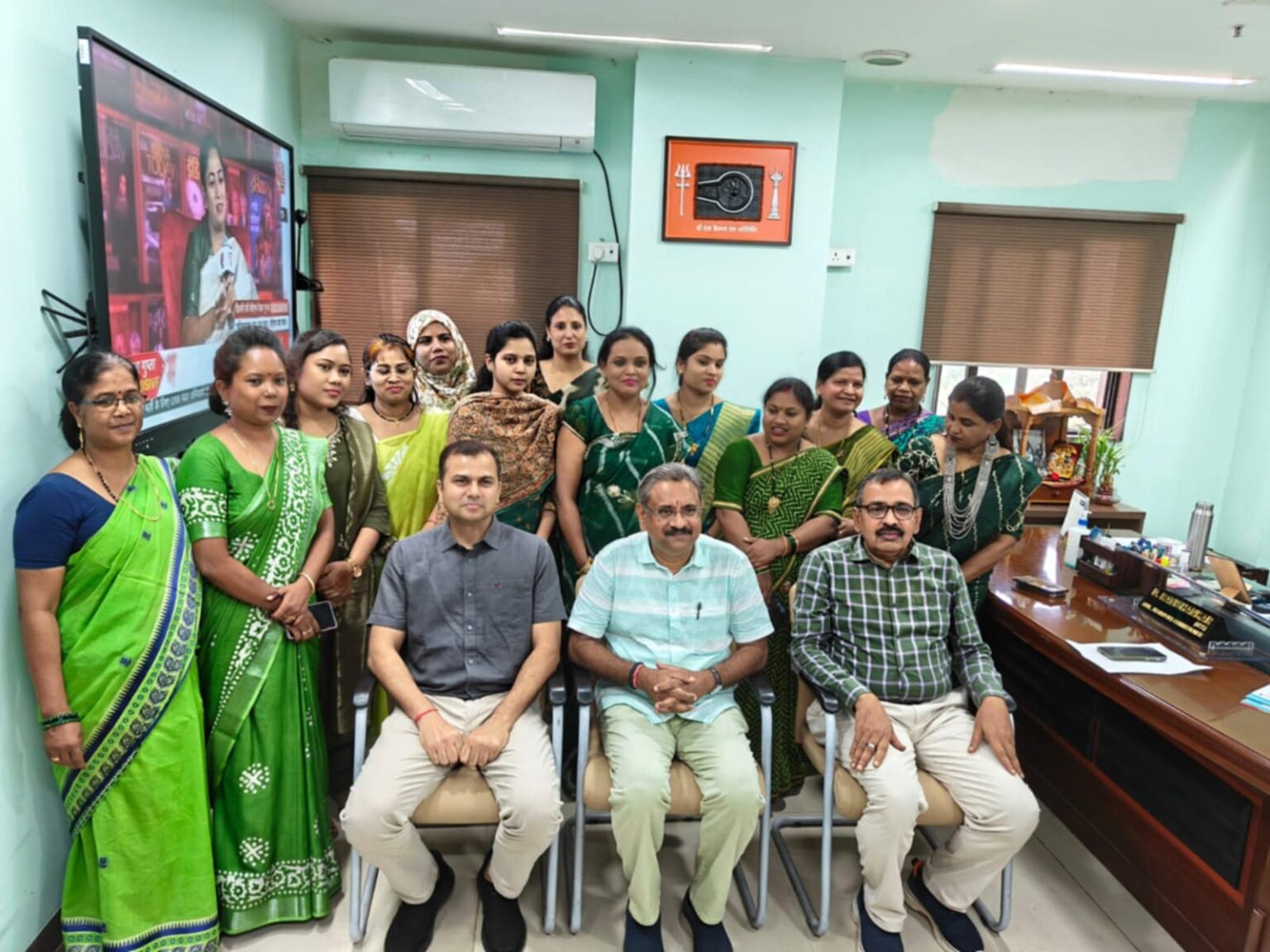 क्षेत्रीय परिवहन कार्यालय में हरेली उत्सव की धूम, पारंपरिक स्वादिष्ट व्यंजनों ने मन मोह लिया, पाककला की मुक्तकंठ से सराहना