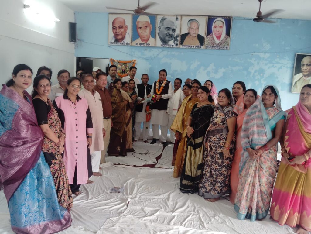 132 वर्ष पुराने अखिल भारती कुर्मी क्षत्रिय महासभा की बैठक राम जानकी मंदिर महासमुंद में संपन्न