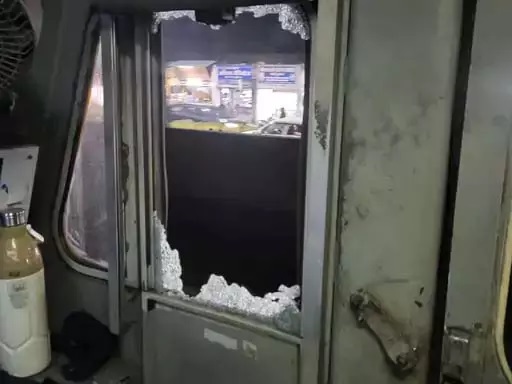 बालको रेलवे लाइन पर मालगाड़ी पर पथराव, लोको पायलट घायल