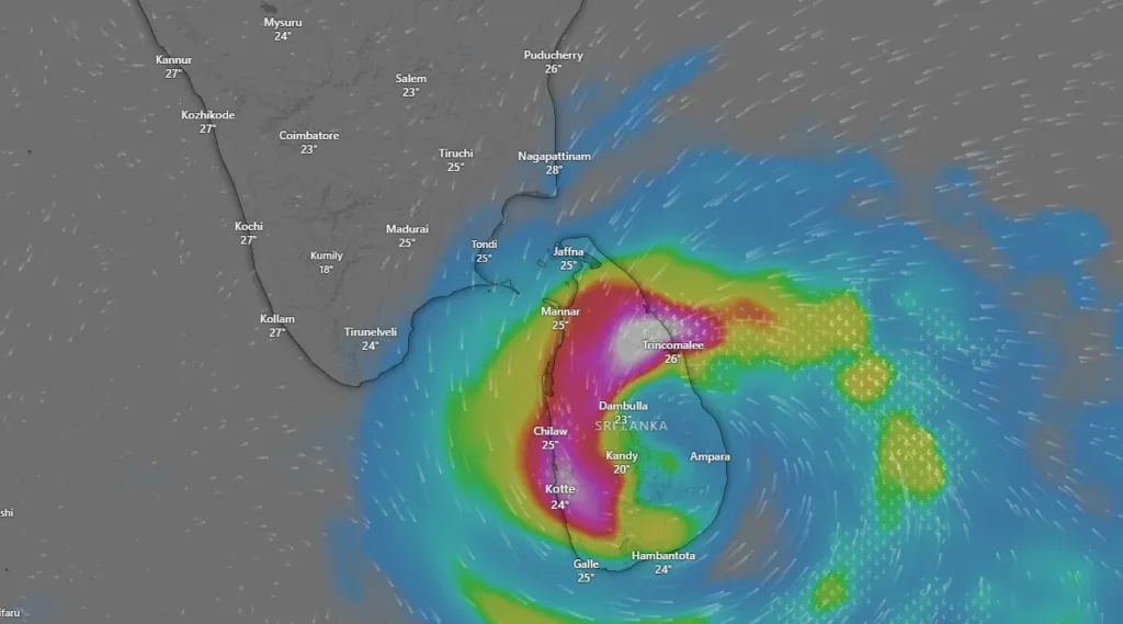 श्रीलंका में चक्रवाती तूफान दितवाह के चलते लगातार हो रही भारी बारिश ,भूस्खलन से 56 की मौत