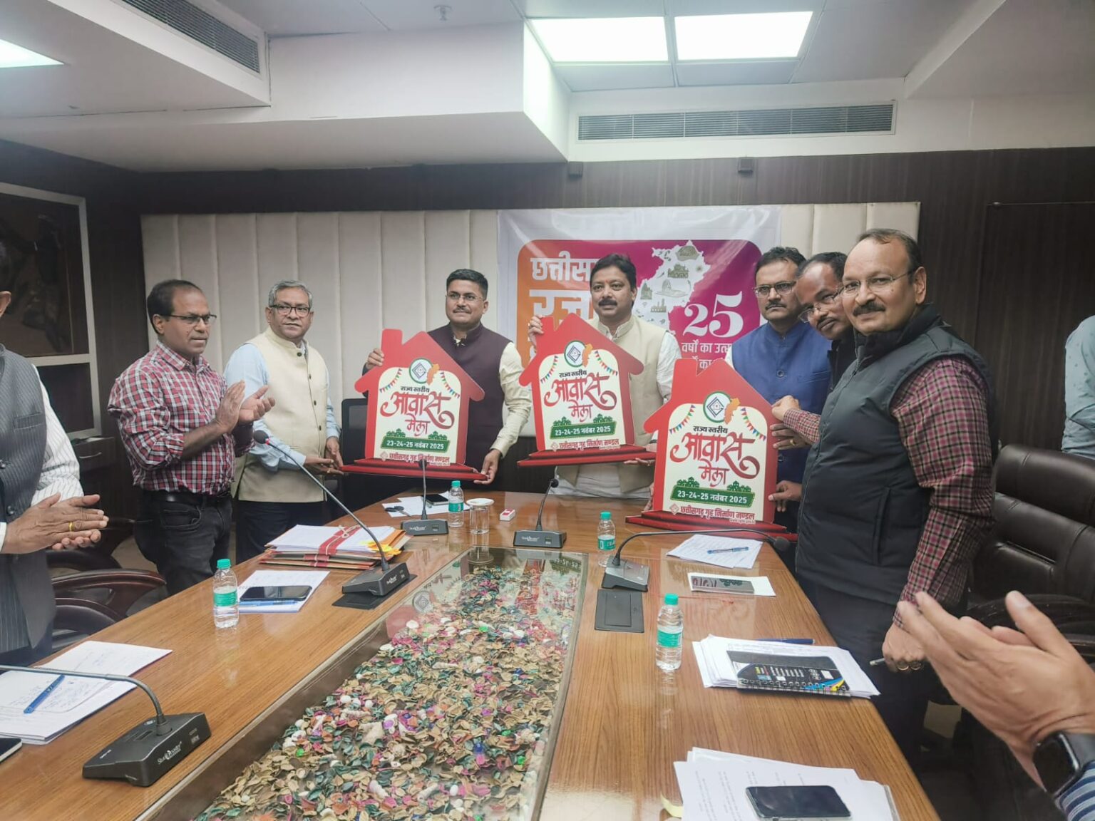 छत्तीसगढ़ गृह निर्माण मंडल अध्यक्ष श्री अनुराग सिंह देव ने किया राज्य स्तरीय ‘आवास मेला 2025’ के लोगो का अनावरण