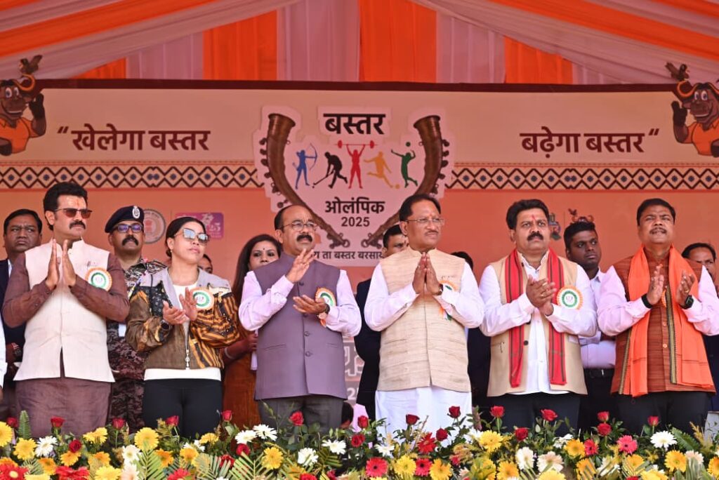 मुख्यमंत्री श्री विष्णुदेव साय ने संभाग स्तरीय बस्तर ओलम्पिक का किया विधिवत शुभारंभ