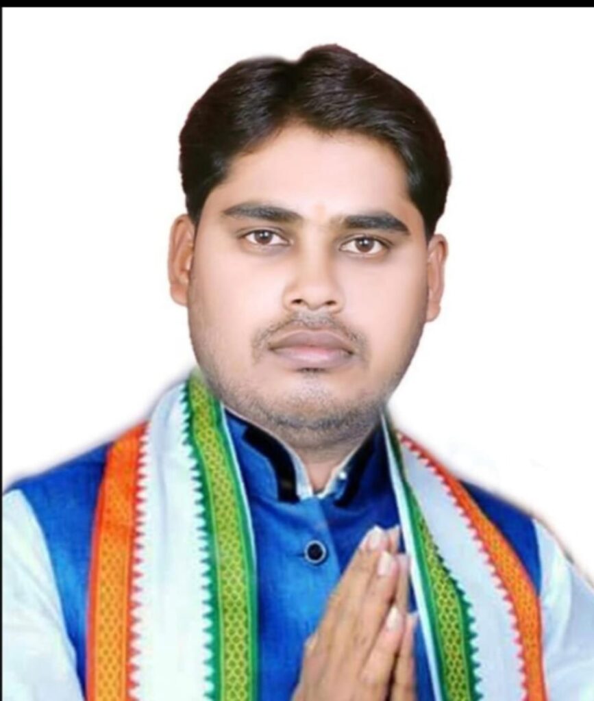 टोकन नही कटने से परेसान किसान ने ब्लेड से काटा खुद का गला हालत नाजुक पिथौरा:-किसान नेता संजय सिन्हा ने सरकार पर लगाया आरोप