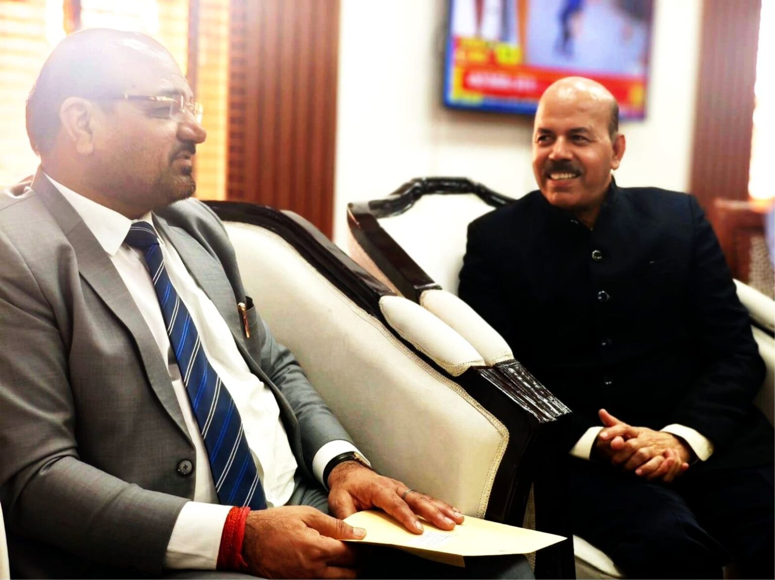 कुलपति डॉ. चंदेल ने भारतीय कृषि अनुसंधान परिषद के महानिदेशक से की मुलाकात