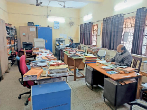 शनिवार व रविवार की छुट्टी कई विभागों में रद्द