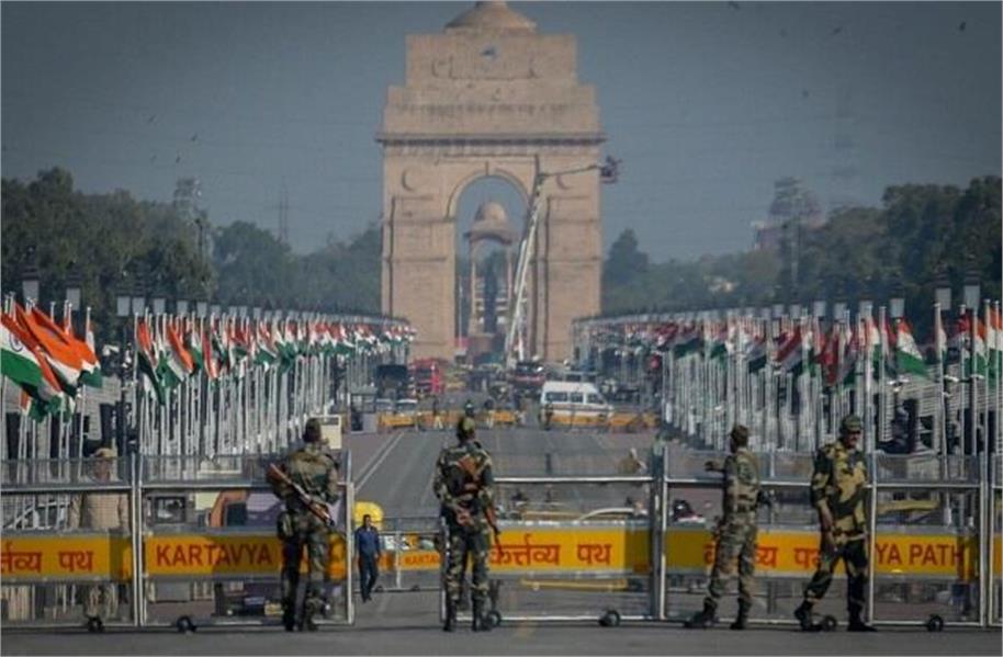 परेड रिहर्सल के चलते ट्रैफिक डायवर्जन, कई रास्ते बंद, मेट्रो स्टेशनों पर पाबंदी