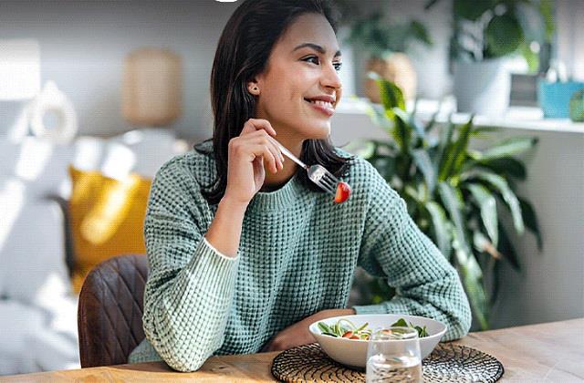 सर्दियों में भूलकर भी न खाएं ये 4 चीज़ें, वरना …