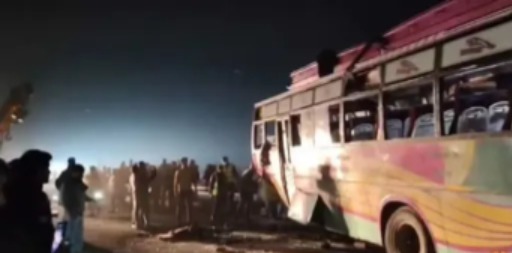 अनियंत्रित होकर खाई में पलट गई बारातियों की बस, 9 की मौत, 80 घायल…