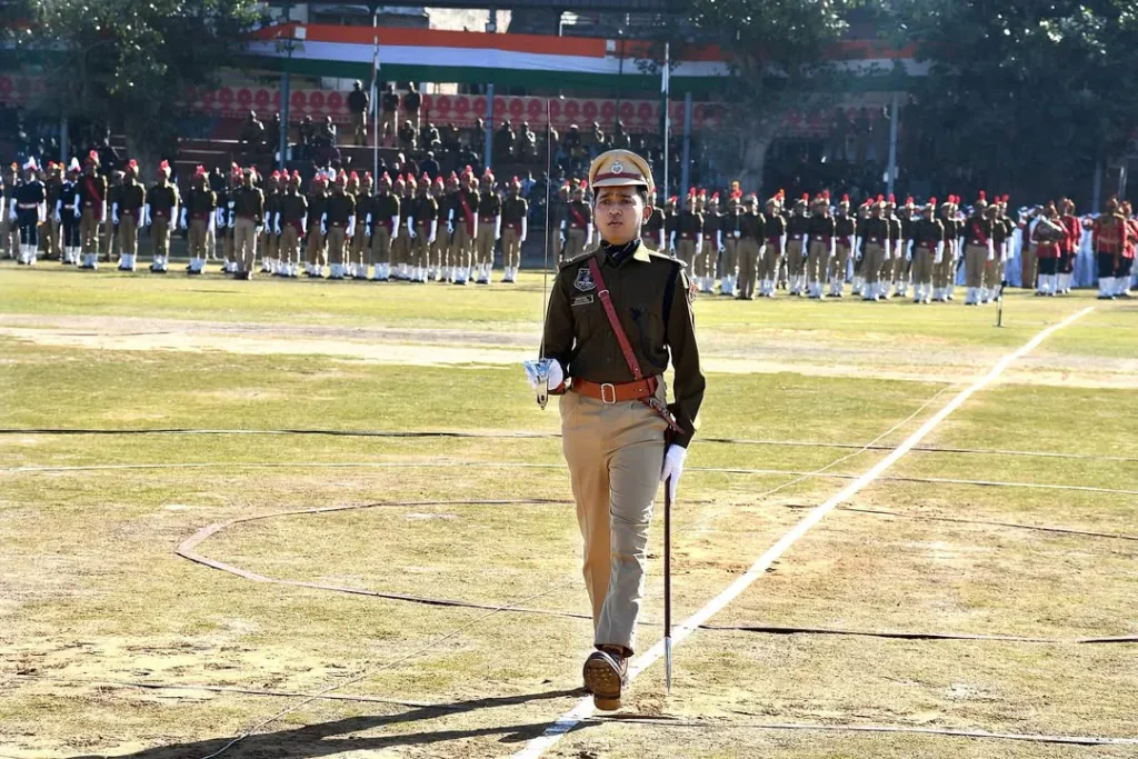 22 साल की उम्र में,बिना कोचिंग 1st अटेम्प्ट में ऐसे पास की UPSC, युवाओं के लिए प्रेरणा का उदाहरण..