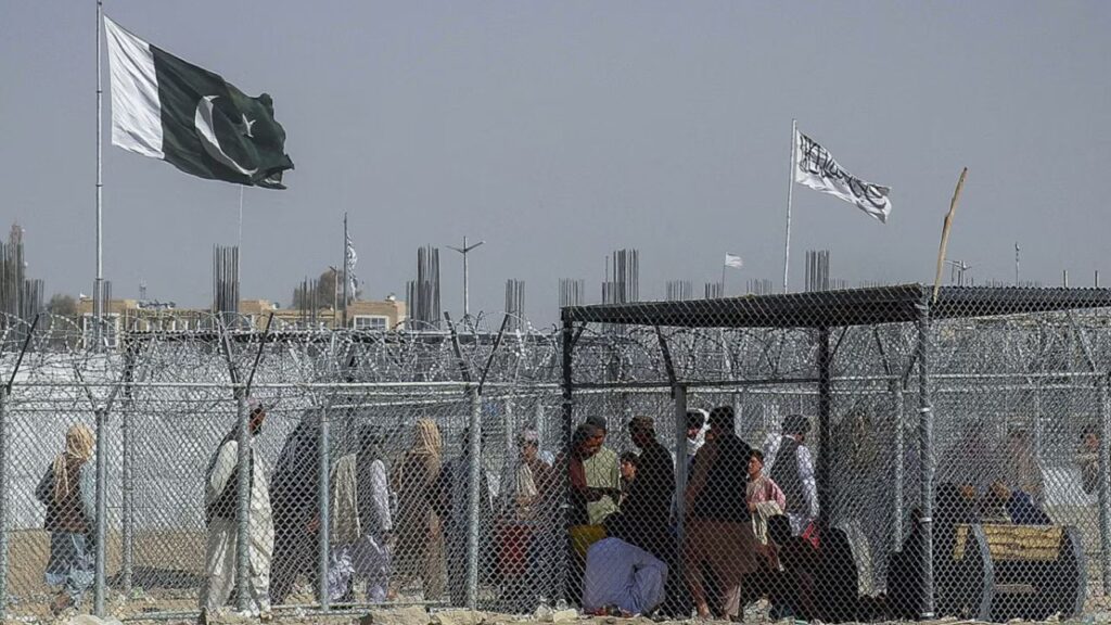 पाकिस्तान और अफगानिस्तान के बीच एक बार फिर तनाव,दोनों ओर से हमले शुरू…