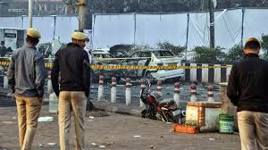 दिल्ली में आतंकी हमले का अलर्ट जारी, प्रमुख मंदिर को बना सकते है निशाना