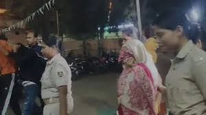 रिहायशी इलाके में चल रहा था देह व्यापार, मकान मालिक समेत 6 हिरासत में