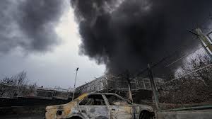 ईरान की राजधानी तेहरान में हमलों के बाद आसमान में काला धुआं फैल गया ,सांस लेना भी मुश्किल…