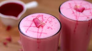 इस गर्मी जरूर ट्राई करें ये 4 मजेदार लस्सी रेसिपी