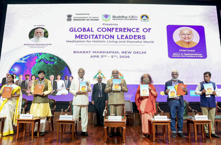 ध्यान एक आंतरिक दीपक जलाने के समान है जो अज्ञान को दूर करता है: उपराष्ट्रपति