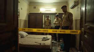 बेड के अंदर मिला महिला का शव, घंटे भर साथ रहा आरोपी; अफेयर में हत्या की आशंका