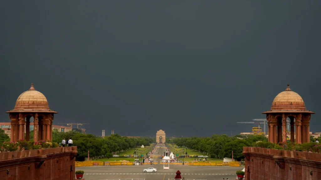 दिल्ली, उत्तर प्रदेश, पंजाब, हरियाणा, चंडीगढ़ से लेकर पूरे उत्तर भारत में आज बारिश का दौर…