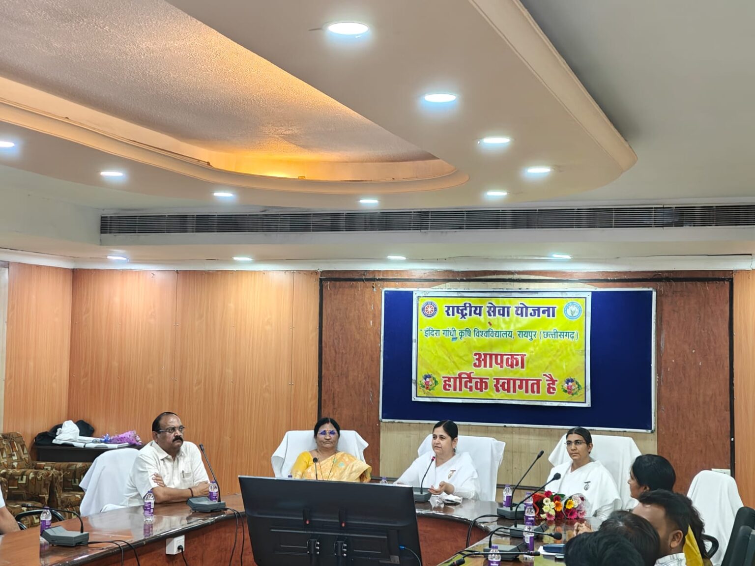 कृषि महाविद्यालय रायपुर में ब्रह्माकुमारी डॉ. गीता बहन का प्रेरणादायक व्याख्यान संपन्न