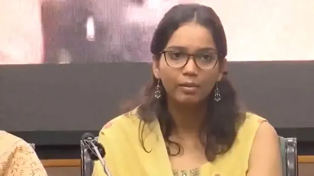 ‘जंतर-मंतर पर मेरे पिता SI की पीट-पीटकर हत्या की कोशिश’; इंसाफ के लिए बेटी पहुंचीं सुप्रीम कोर्ट