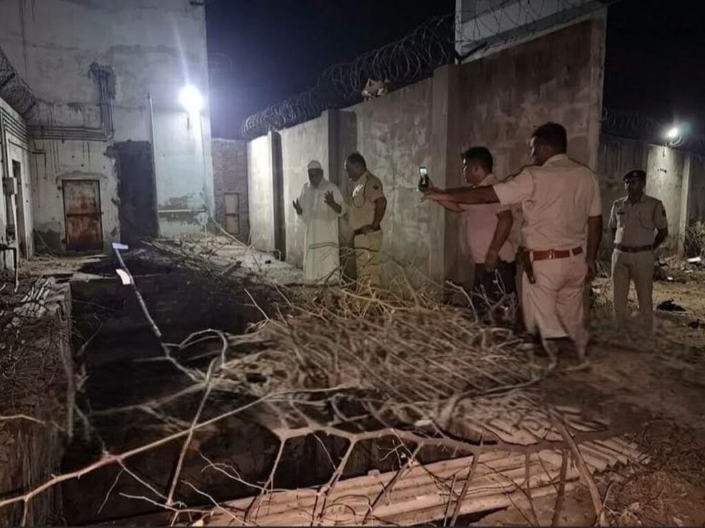 डीग मदरसा हादसा; सीढ़ियां टूटीं और टैंक में गिरीं छात्राएं, एक की मौत