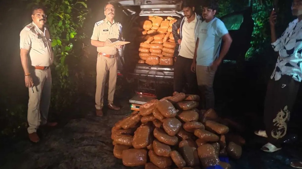 ऑपरेशन ‘आघात’:जशपुर पुलिस ने पकड़ा सवा करोड़ का गांजा, 2 अंतरराज्यीय तस्कर गिरफ्तार…
