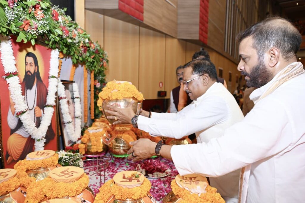 संत रविदास की 650वीं जयंती वर्ष पर आयोजित कलश वंदन महाअभियान में शामिल हुए मुख्यमंत्री श्री साय