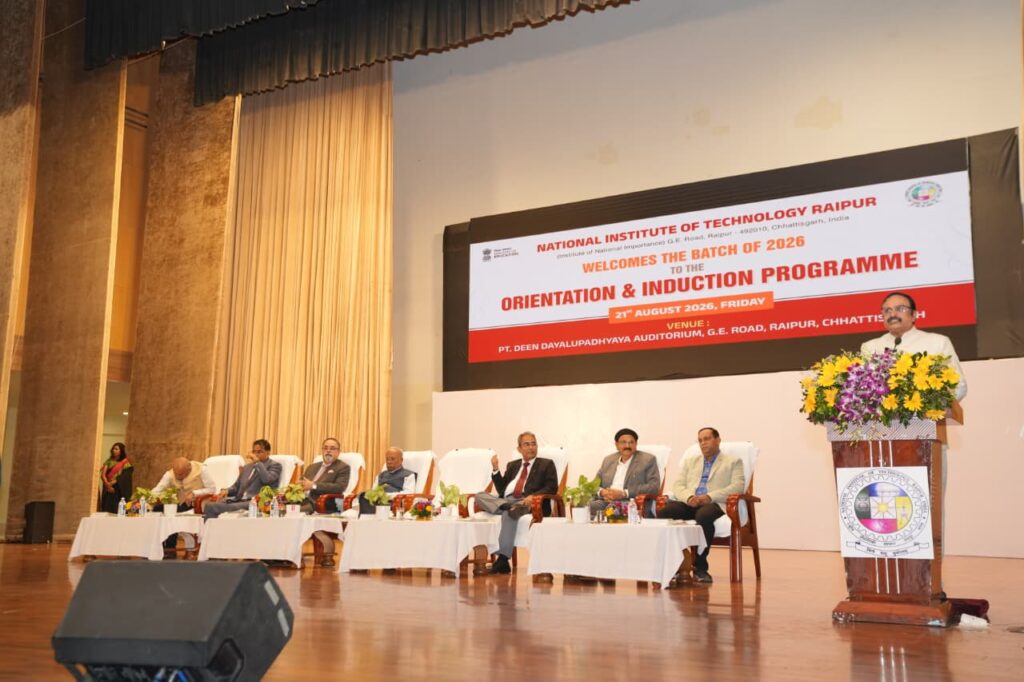 एनआईटी रायपुर ने 2026 बैच के प्रथम वर्ष के छात्रों के लिए ओरिएंटेशन कार्यक्रम का आयोजन किया; ओएनजीसी स्मार्ट क्लासरूम और बीईएमएल खेल सुविधाओं का किया उद्घाटन
