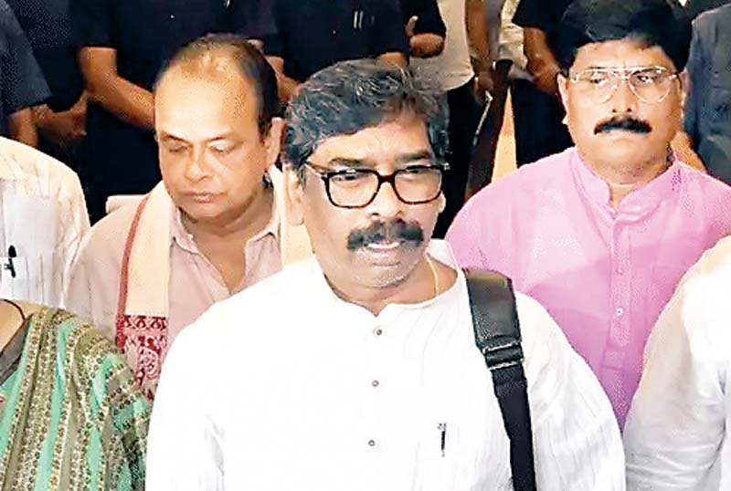 मुख्यमंत्री हेमंत का छात्रों के आगे सरेंडर, सभी मांगें मानी, जेएसएससी-सीजीएल परीक्षा रद्द