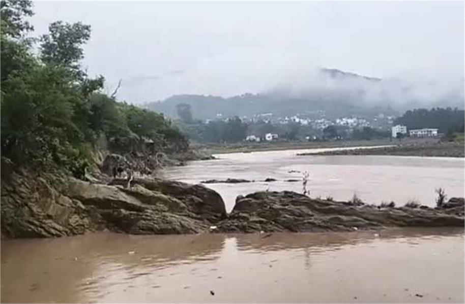 Rajouri : नदी में तैरता मिला व्यक्ति का शव