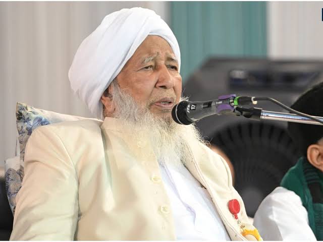 केरल के मौलवी का विवादित बयान, महिलाओं को दी घर में ही रहने की सलाह, जानिए क्या है पूरा मामला